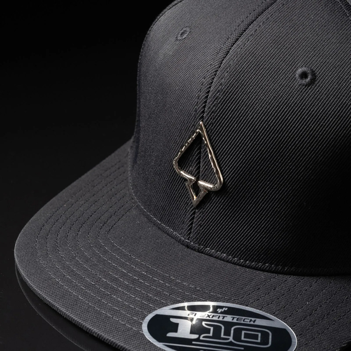 BONÉ MCD FITÃO 1.10 ESPADA METAL FLEXFIT ABA RETA STRAPBACK PRETO - Image 3